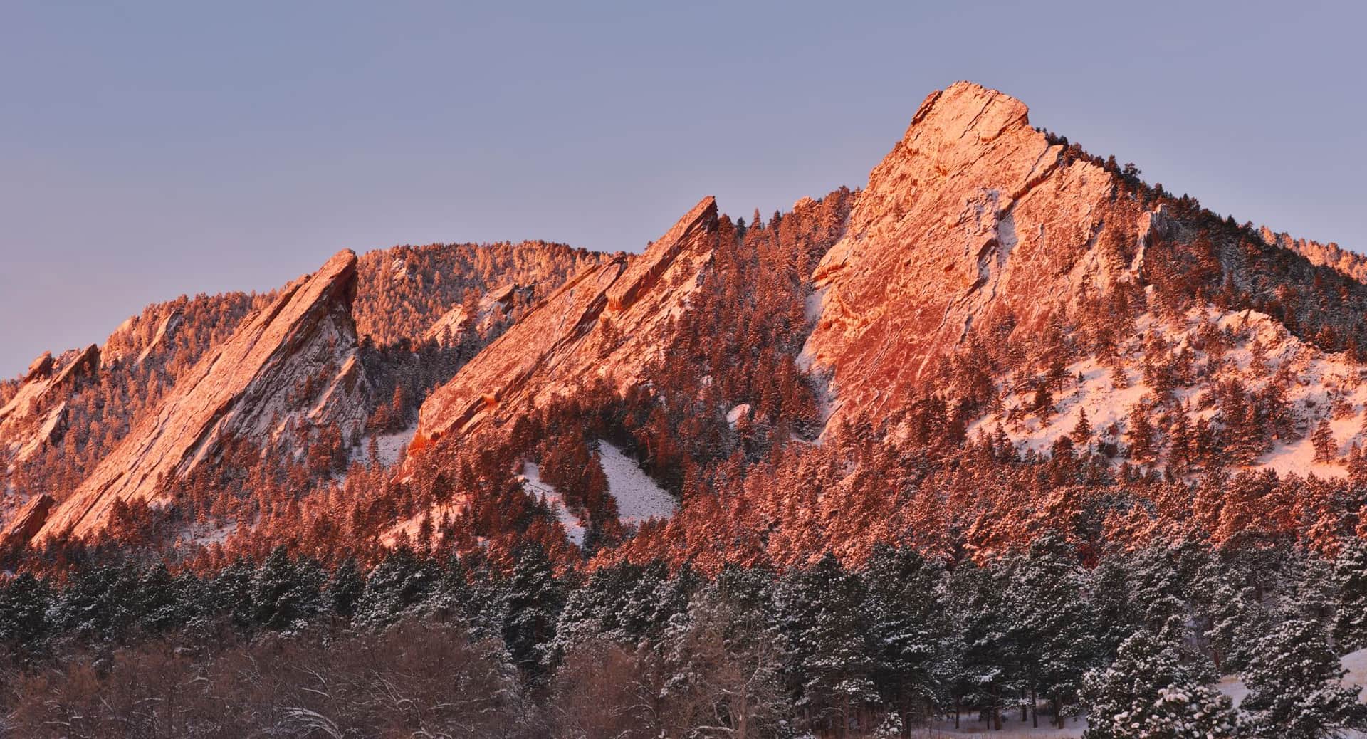 What to Pack for a Day Hike in Colorado: The 10 Essentials Checklist