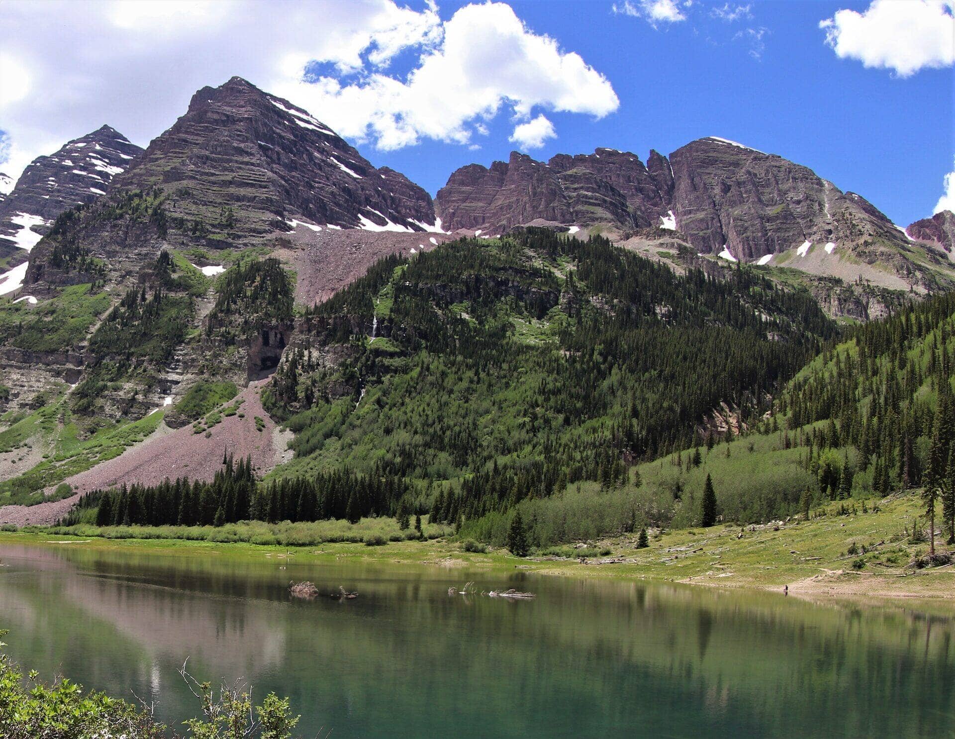 Crater Lake reflecting the Maroon Bells in the Aspen wilderness