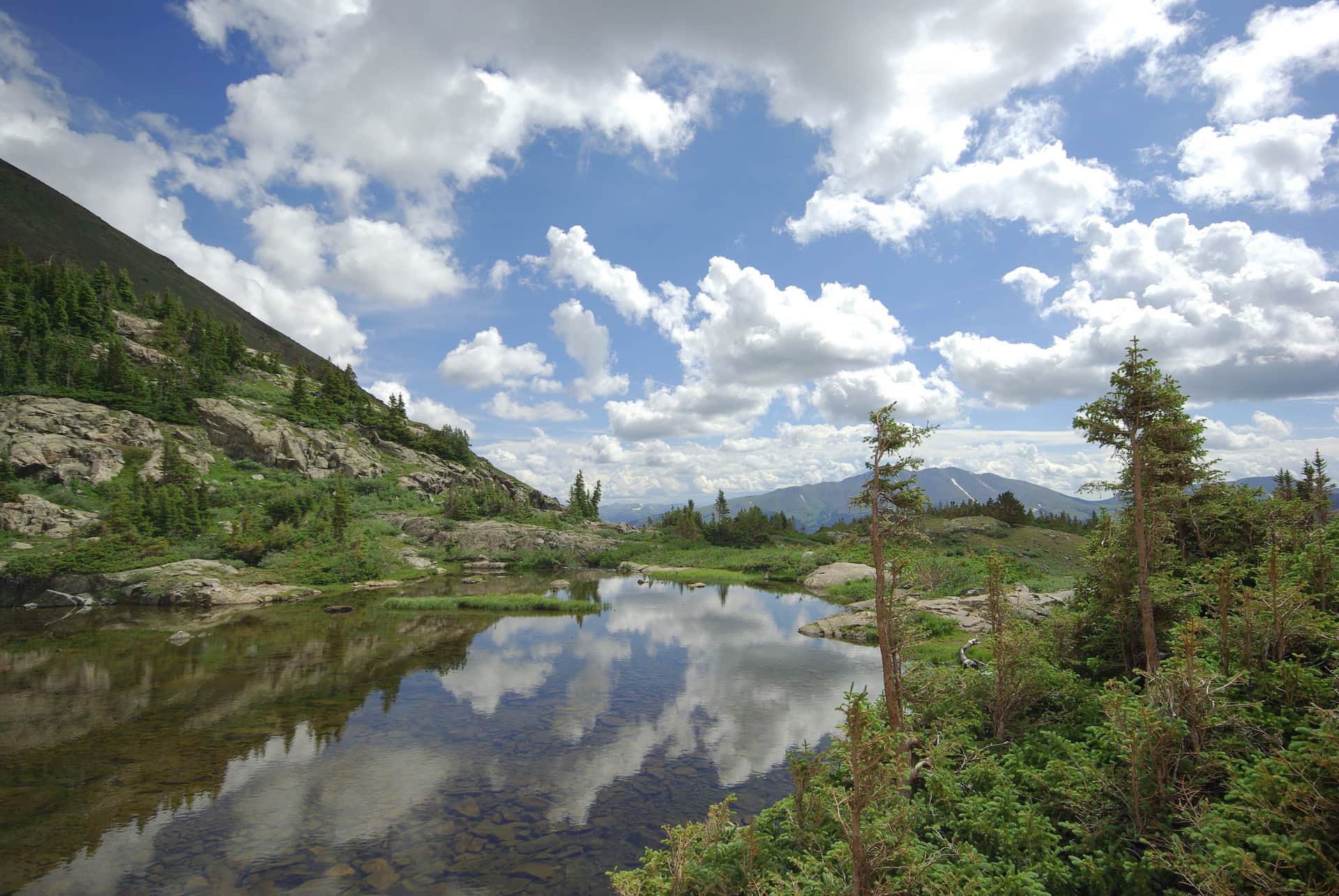 Spruce Creek Trailhead: Parking, the Road, and the Hike to Mohawk Lakes