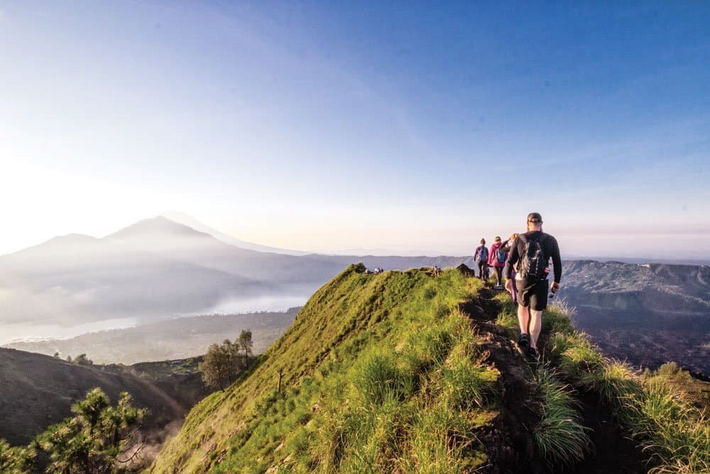 How to Keep Your Bearings While Hiking in Unfamiliar Terrain